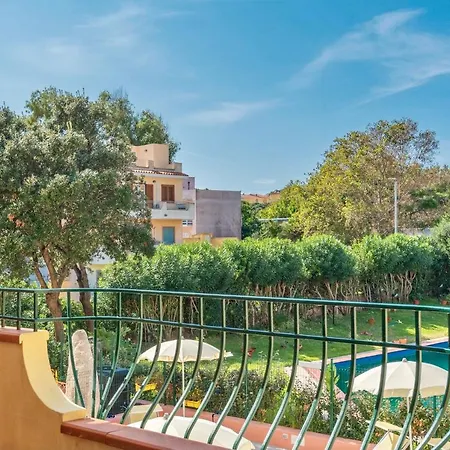 Con Piscina A 3* 산타테레사의갈루라