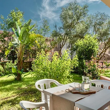 Con Piscina A 3* 산타테레사의갈루라