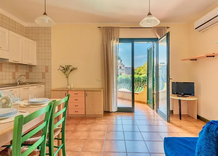 Apartmanhotel Con Piscina A